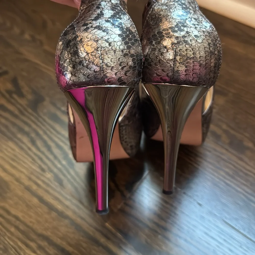 GUESS HONDO-3 SNAKESKIN OPEN TOE PUMP SIZE 8 - Picture 3 of 9